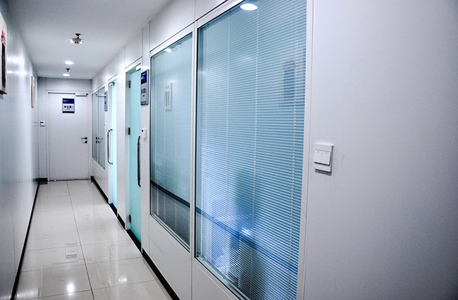 如何選擇醫用護墻板，興鐵來教您